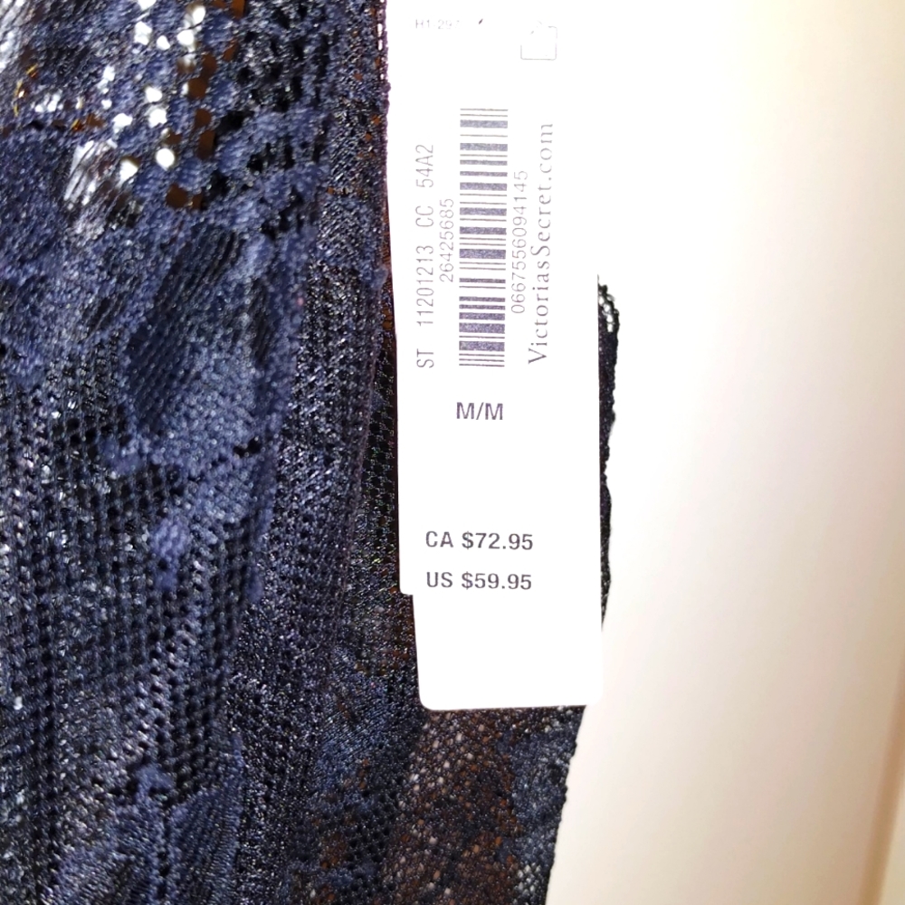 Victoria Secret - Picture 3 of 4